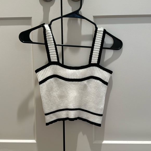 Classy Knit crop tank. Black/white - Picture 1 of 4